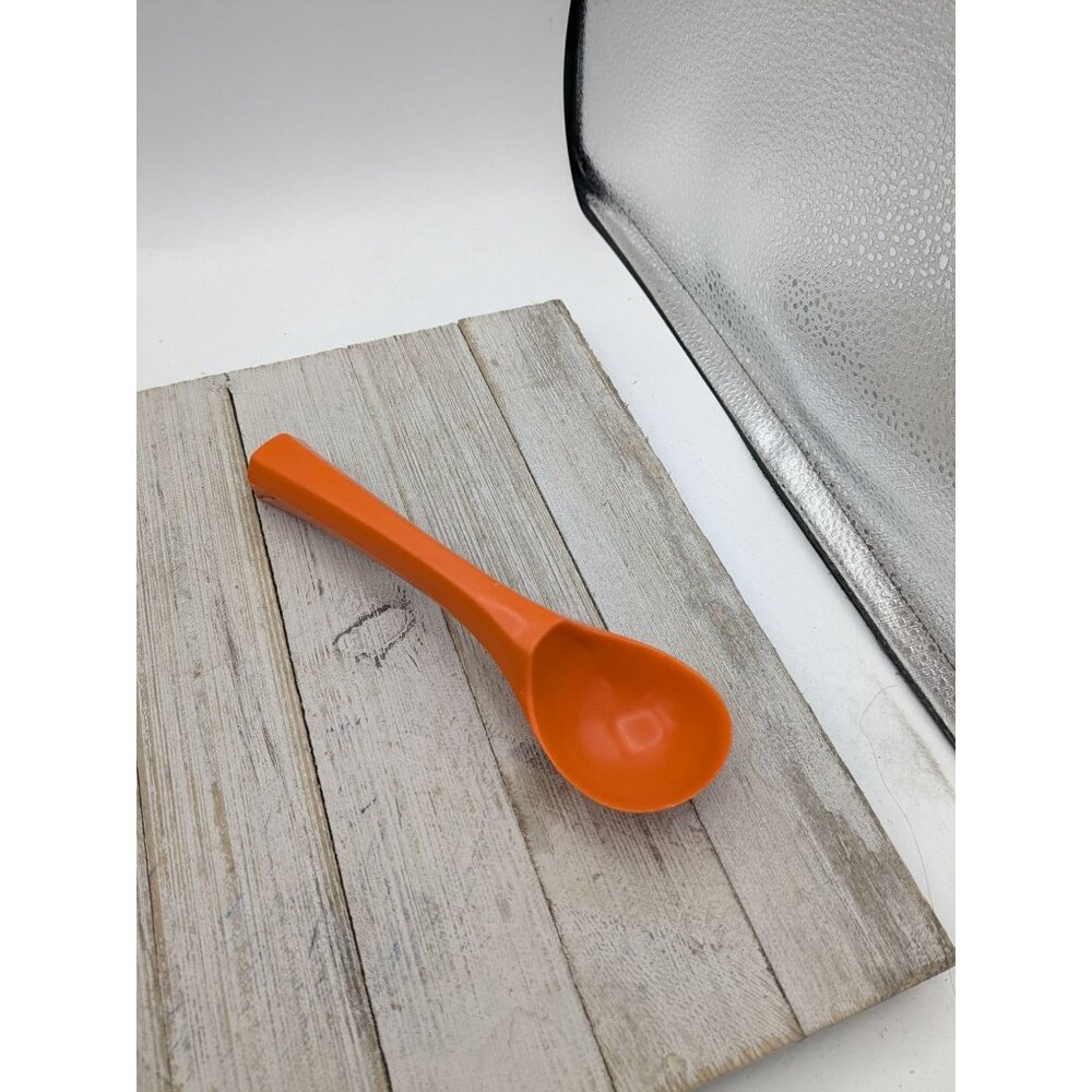 Vintage Rubbermaid 1910 Orange Plastic Ice Cream Scoop 7 1/2" #1